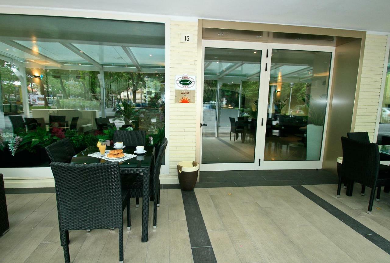 Hotel Vernel Rimini Exterior photo